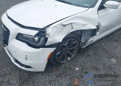 2015 Chrysler 300 S из США, поврежденный, VIN 2C3CCABG5FH743265